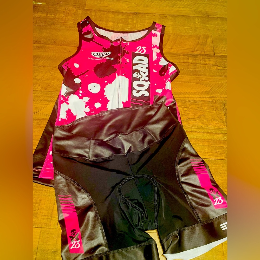 Betty Designs Squad 23 two piece Triathlon Suit size M only used once in EUC